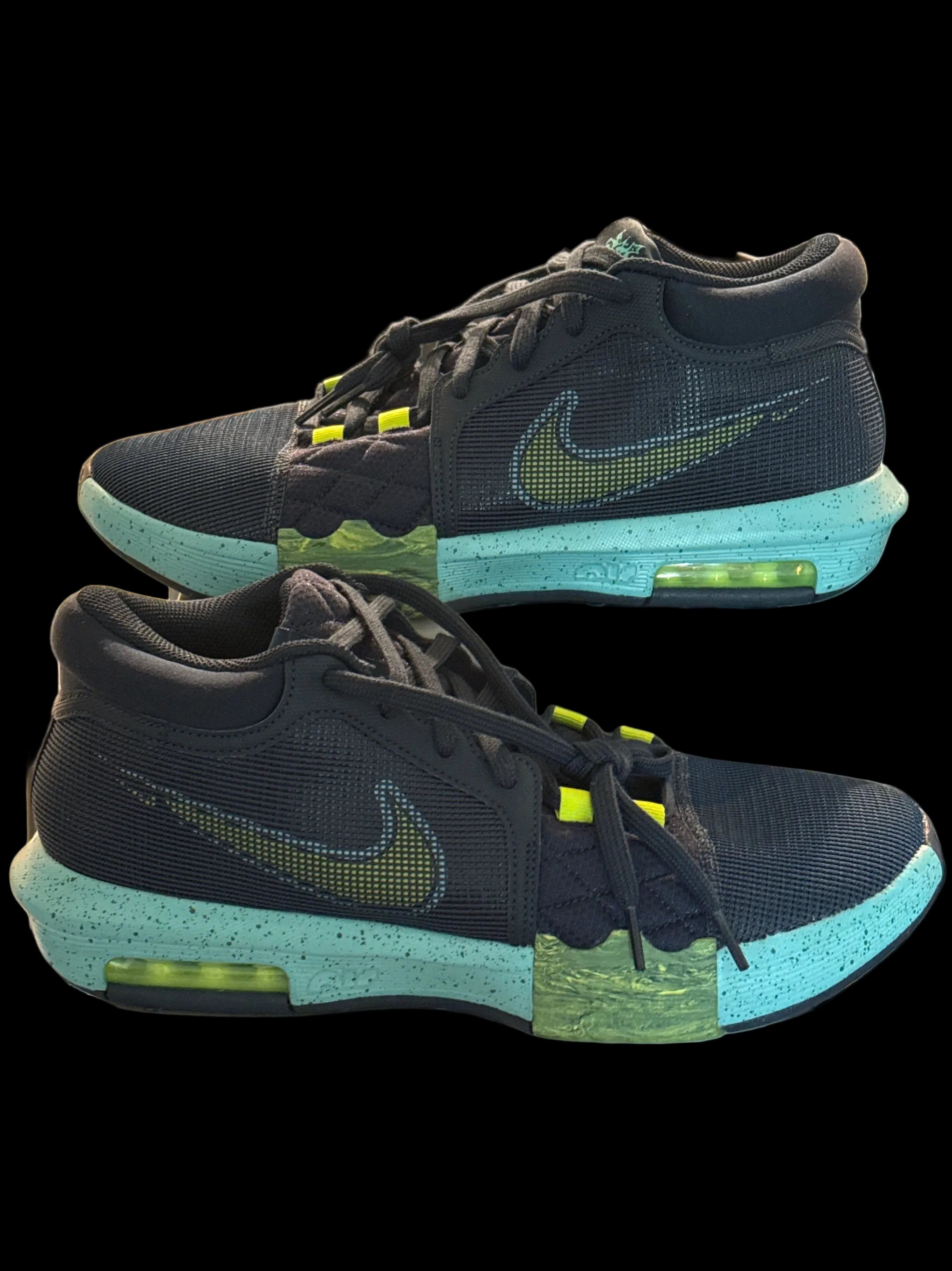 Nike LeBron Witness 8